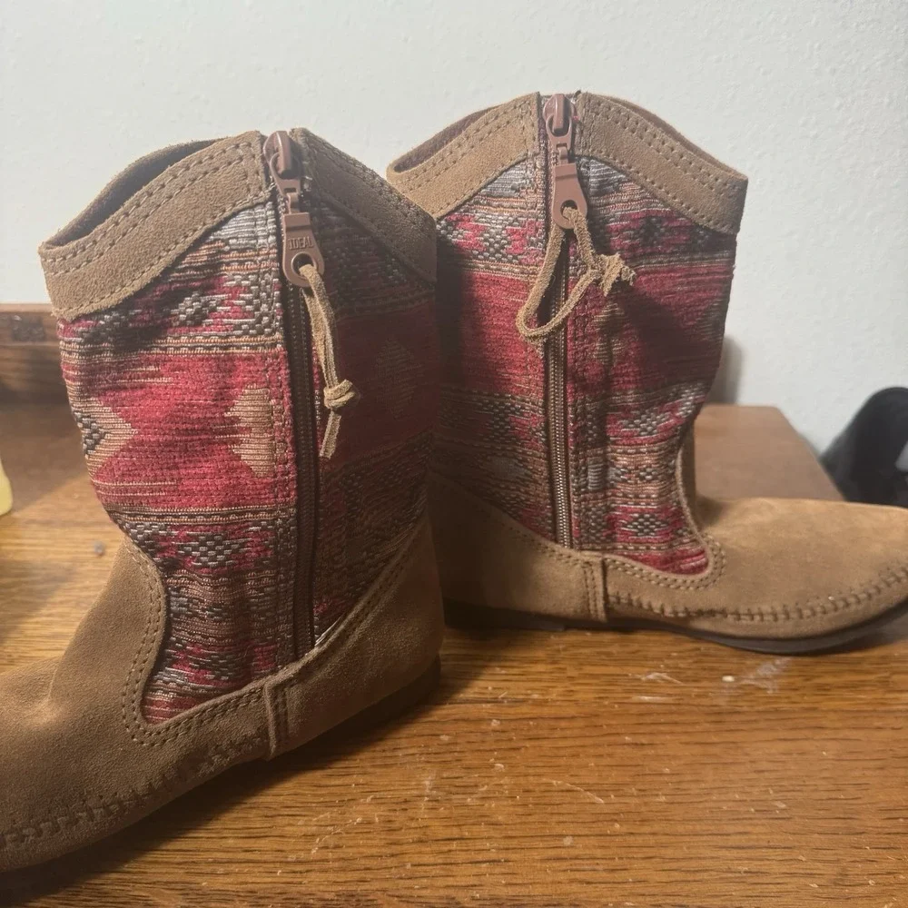 Minnetonka Women's Size 6 Suede Tapestry Side Zip Moc Toe Boots Brown Red